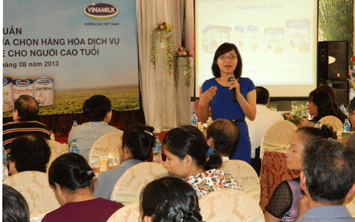 Vinamilk đẩy mạnh tư vấn chăm sóc sức khoẻ người cao tuổi 2