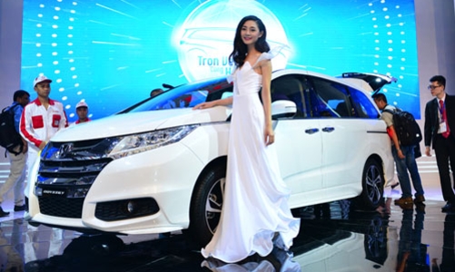 Honda ra “chiêu” dụ khách hàng Odyssey
