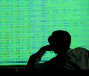 Sự hấp dẫn về “giá trị” của thị trường đã thu hút sự quay trở lại của các nhà đầu tư nước ngoài, các quỹ đẩy mạnh giải ngân trở lại và các nhà đầu tư cá nhân có kinh nghiệm… - Ảnh: Quang Liên.