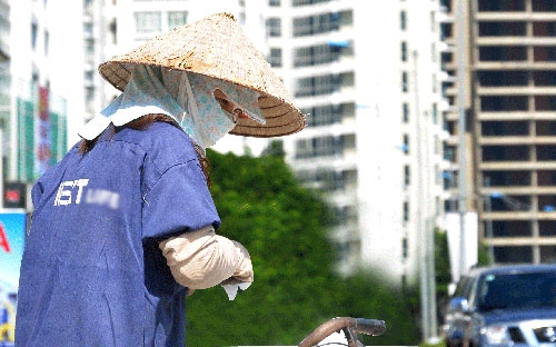 Nền kinh tế quý 1 năm nay buồn hơn cả quý 1 năm ngoái, khi cả sản xuất công nghiệp và nông nghiệp đều có tốc độ tăng trưởng 
thấp hơn cùng kỳ những năm trước.