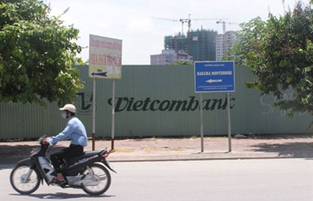 Mới đây, UBND Tp.Hà Nội đã chỉ đạo các sở, ngành liên quan, kiểm tra, rà soát và kiến nghị hướng xử lý đối với các dự án vi phạm quy định của pháp luật.