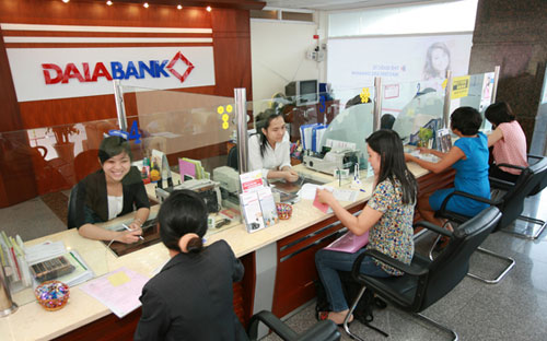 Việc DaiABank tổ chức đại hội đồng cổ đông bất thường cùng thời điểm tổ 
chức đại hội đồng cổ đông bất thường của ngân hàng khác theo thông cáo là sự trùng hợp ngẫu nhiên.