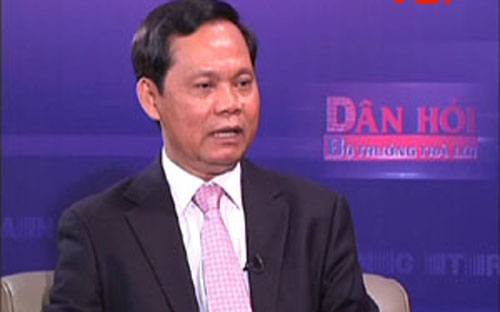 Trong chương trình “Dân hỏi - Bộ trưởng trả lời” ngày 31/3, Tổng thanh tra Chính phủ Huỳnh Phong Tranh cho biết trong năm 2012, tuy số lượt người, số vụ khiếu nại, tố cáo có giảm nhưng tính chất phức tạp, gay gắt tăng hơn so năm 2011, đặc biệt là số đoàn đông người ngày càng nhiều. <br><br>Tới cuối năm 2012, đã có trên 380.000 lượt người khiếu nại, tố cáo, gửi trên 124.000 lượt đơn đến các cơ quan nhà nước có thẩm quyền - Nguồn: VTV, VGP.<br>