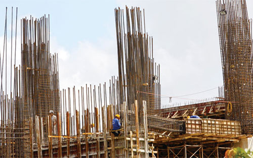 Chủ tịch Quốc hội Nguyễn Sinh Hùng cho biết, việc “đau nhất” của ông khi xem xét dự
 án Luật này dù sửa đổi, nhưng Luật Đấu thầu vẫn chưa đề ra đủ chế tài 
để khắc phục được tình trạng tiêu cực thông thầu, trúng thầu giá thấp 
rồi sau đó điều chỉnh giá lên vô tội vạ - Ảnh minh họa.<br>