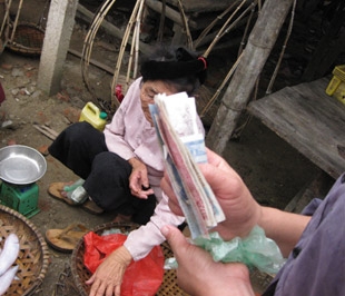 Thực ra vấn đề lạm phát có thể quay trở lại không còn là vấn đề mới. Ngay từ đầu năm 2009, nhiều chuyên gia kinh tế đã đưa ra cảnh báo về khả năng này - Ảnh: Duy Cường.