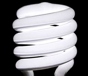 Thuế chống bán phá giá đối với đèn compact có nguồn gốc từ Việt Nam có hiệu lực từ ngày 21/11/2008. Ảnh minh hoạ