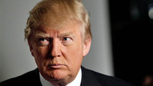 Donald Trump khoe “thành tích” sàm sỡ phụ nữ