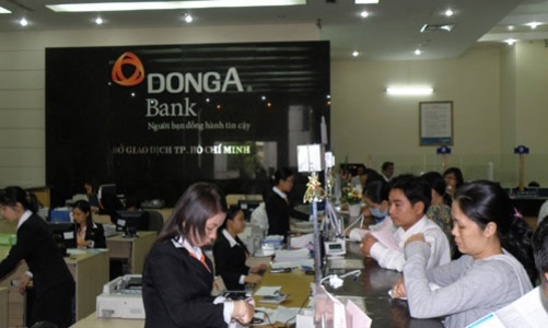 Ngân hàng đầu tiên báo lãi 9 tháng 2012