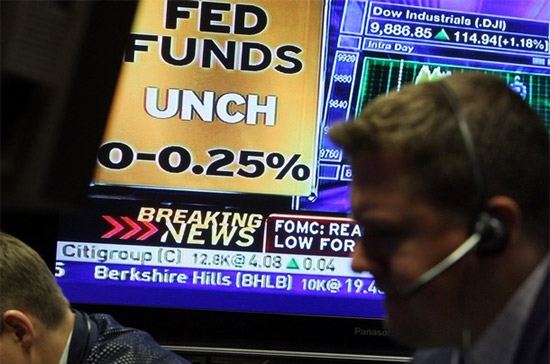 Lúc FED công bố thông tin về chính sách tiền tệ, Dow Jones vẫn duy trì mức tăng trên 1%, nhưng chỉ tăng 0,31% khi kết thúc ngày giao dịch - Ảnh: Getty Images.