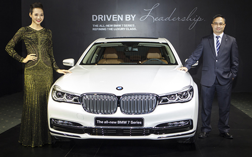 BMW 740Li hoàn toàn mới tại Việt Nam được phân phối phiên bản thân dài (long wheelbase) với chiều dài nhỉnh hơn bản tiêu chuẩn.