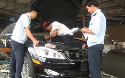 Trong khoảng một năm trở lại đây, lượng giấy phép nhập khẩu ôtô, xe máy 
dạng tài sản di chuyển của Việt kiều hồi hương đã tăng đột biến - Ảnh: baohaiquan.vn<br>