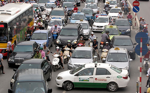 Hội đồng nhân dân cấp tỉnh, thành phố trực thuộc Trung ương sẽ quyết 
định các mức thu cụ thể sao cho phù hợp nhất với điều kiện của địa 
phương mình.