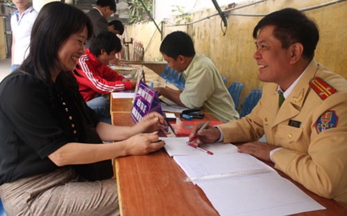 Có thể xem đây là một động tác nhằm gỡ khó cho người đang sử dụng xe đã 
qua nhiều lần chuyển nhượng nhưng chưa thực hiện các thủ tục sang tên, 
đổi chủ. 