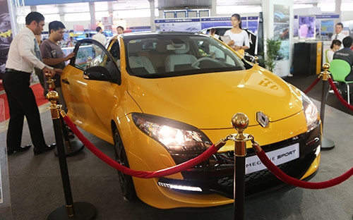 Sức mua ôtô trên thị trường thời gian tới được kỳ vọng sẽ tăng mạnh nhờ cú hích giảm lệ phí trước bạ.<br>