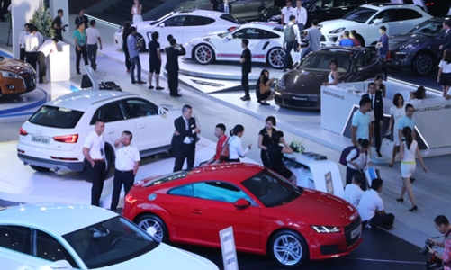 Xe mới ồ ạt tràn về Việt Nam