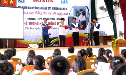 Sôi nổi chương trình vui học an toàn giao thông do Honda tổ chức