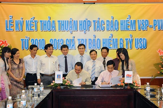 Lễ ký thỏa thuận hợp tác giữa PVI và VSP.