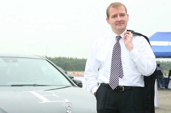 Ông Michael Behrens đã có 15 năm kinh nghiệm làm việc tại tập đoàn Daimler AG.