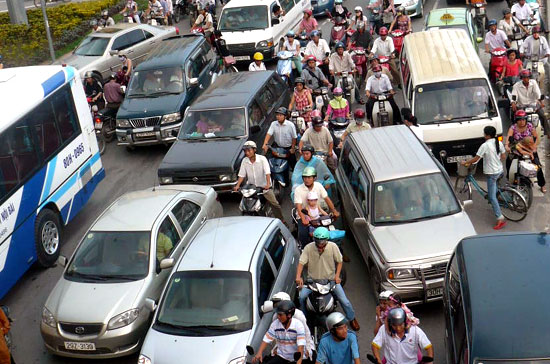 Bộ Giao thông Vận tải đề xuất thu thêm 5% phí hạn chế phương tiện giao thông cá nhân sau mỗi năm.