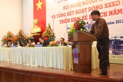 Tổng giám đốc BSR Nguyễn Hoài Giang báo cáo kết quả kinh doanh 2011.