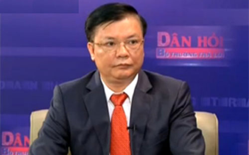 Trong chương trình Dân hỏi - Bộ trưởng trả lời hôm 29/9, Bộ trưởng Bộ Tài chính Đinh Tiến Dũng trả lời về điều hành giá các mặt hàng thiết yếu như xăng dầu và giá sữa - Nguồn: VGP.<br>