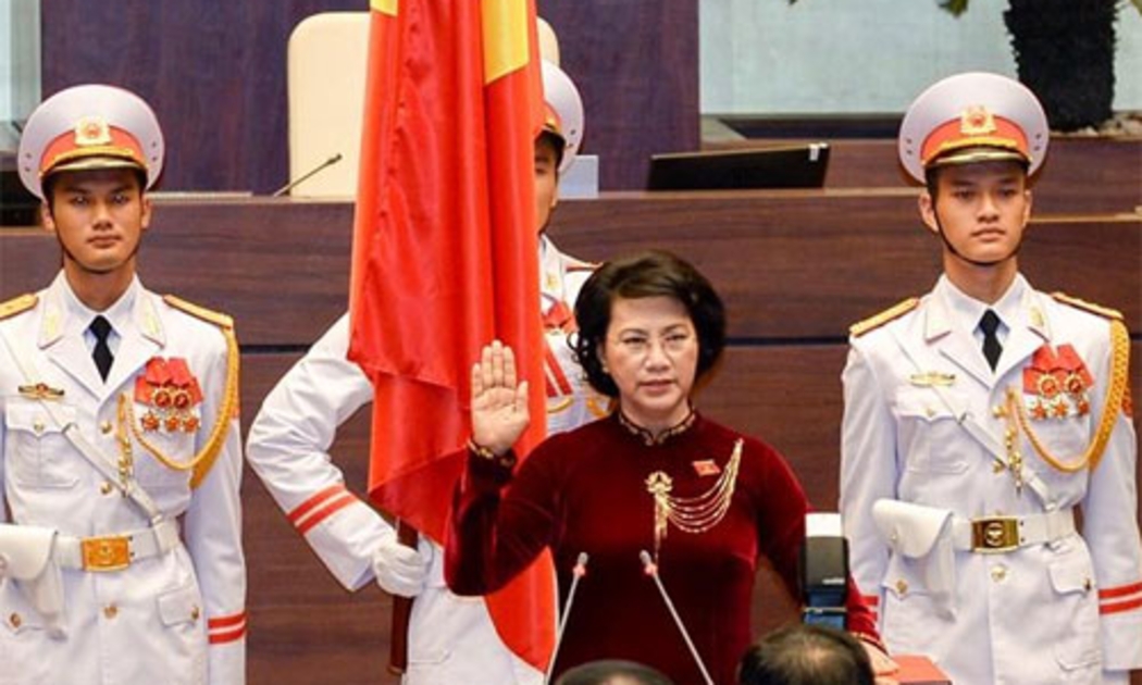 Sáng 22/7/2016, trước Quốc hội, Chủ tịch Nguyễn Thị Kim Ngân đã tuyên thệ trung thành với Tổ quốc, nhân dân và Hiến pháp.