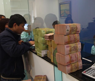 Các tổ chức tín dụng được thực hiện việc cơ cấu lại thời hạn trả nợ đối với các khoản vay không trả nợ đúng hạn do tác động của cuộc khủng hoảng tài chính thế giới...