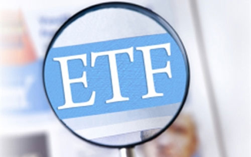 VCBS nhìn nhận, các quỹ ETF vẫn đang đứng trước nguy cơ rút vốn của các nhà đầu tư, kéo 
theo toàn bộ các mã trong danh mục phải chịu áp lực bán và từ đó sẽ tác 
động xấu lên thị trường nói chung khi phần đông các mã này có vốn hóa 
khá lớn trên thị trường - Ảnh minh họa.<br>