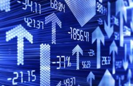 Quỹ ETF ra đời vào những năm 1990 nhằm phục vụ cho nhu cầu của những nhà đầu tư không muốn quá “vất vả” để lựa chọn cổ phiếu đầu tư, thay vào đó họ đầu tư mô phỏng theo các chỉ số chứng khoán, một nhóm ngành hoặc theo các loại hàng hóa có tính thanh khoản cao như dầu mỏ hay vàng.