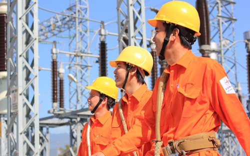 EVN và các bộ, ngành thảo luận làm rõ các giải pháp, nhất là các giải 
pháp về huy động vốn để thực hiện hiệu quả Quy hoạch điện 7 hiệu chỉnh, 
bảo đảm an toàn, an ninh năng lượng quốc gia tới năm 2020. 