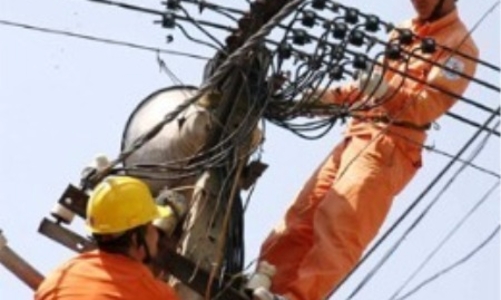 Bộ Tài chính làm rõ giá điện 2012 và chuyện lỗ ở Petrolimex