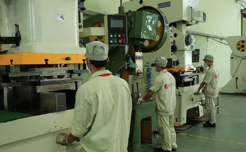 Sau khi đi vào hoạt động ổn định, nhà máy Elmich Việt Nam đã trở thành một mắt xích then
 chốt trong chuỗi cung ứng toàn cầu của Elmich, chuyên sản xuất một số 
mặt hàng chủ lực của tập đoàn.