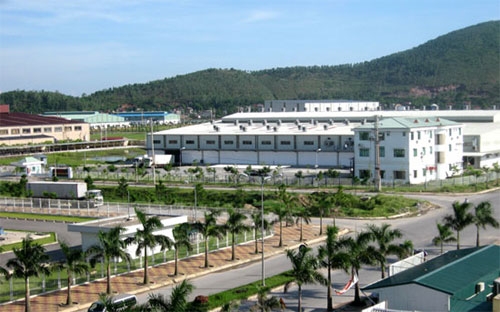 Các dự án FDI có vốn đầu tư đăng ký từ 100 triệu USD trở lên hoặc có 
diện tích đất sử dụng từ 50 ha trở lên, gồm cả các dự án ngoài và trong 
khu công nghiệp, khu chế xuất, khu kinh tế, khu công nghệ cao phải báo 
cáo tiến độ thực hiện.