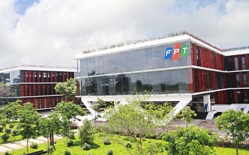 4 tháng đầu năm 2016, lợi nhuận trước thuế của FPT đạt 796 tỷ đồng, vượt 10% so với kế hoạch.<br>
