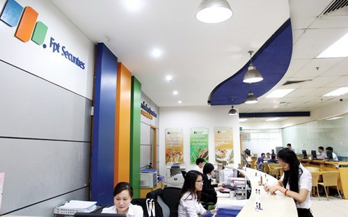 Sau 5 đợt tăng vốn điều lệ, FPTS đã tăng vốn từ 200 tỷ lên trên 903 tỷ đồng.<br>