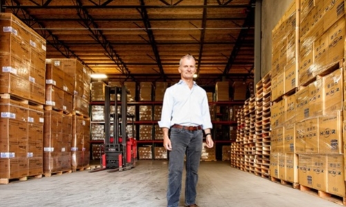 Start-up cho thuê nhà kho muốn cạnh tranh với Amazon