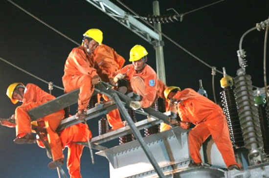 GE sẽ cung cấp 06 giàn tụ điện bù dọc cho NPT cùng với gói dịch vụ giám sát thi công lắp đặt, vận hành thử nghiệm và đưa vào hoạt động - Ảnh minh họa.