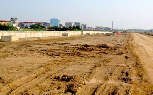 Nhiều dự án trọng điểm của Hà Nội chậm tiến độ do ách tắc trong khâu giải phóng mặt bằng.<br>