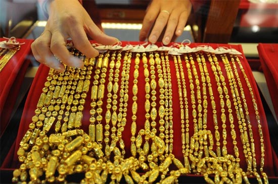 Giới phân tích quốc tế cho rằng, vàng vẫn là kênh đầu tư an toàn trong bối cảnh kinh tế thế giới bấp bênh như hiện tại.