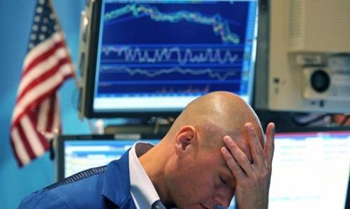 Lo dân Cyprus rút tiền, Phố Wall nháo nhác