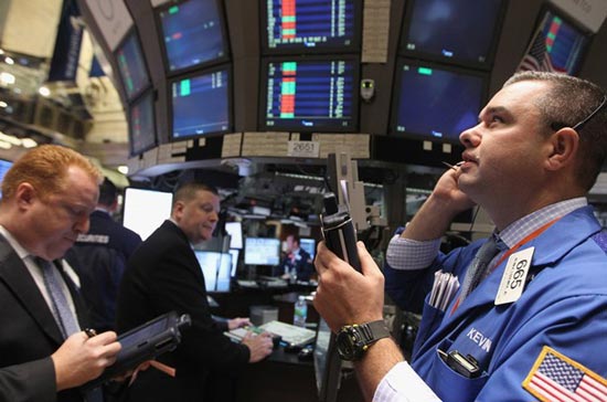 Tính chung cả tuần này, chỉ số S&amp;P 500 đã tăng tới 2,4%, chỉ số 
Nasdaq tăng được 3,2% và chỉ số công nghiệp Dow Jones tăng được 1,1% - Ảnh: Getty. 