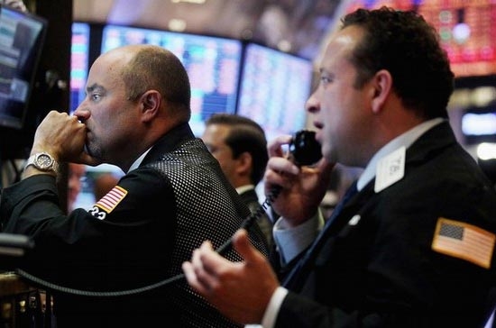 Nhà đầu tư lo lắng về kinh tế Tây Ban Nha cùng triển vọng kinh doanh của các tập đoàn.