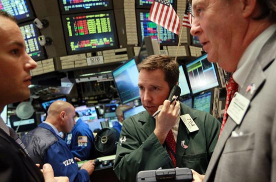 Phố Wall lao dốc chỉ một ngày sau khi cả hai chỉ số S&amp;P 500 và Dow Jones cùng xác lập mốc điểm cao kỷ lục mới - Ảnh: Getty.<br>