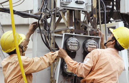 Bộ trưởng Vũ Đức Đam cho rằng, việc giá điện bán thấp hơn giá thành và thấp hơn thế giới đang là rào cản để kêu gọi các thành phần kinh tế đầu tư vào ngành điện.