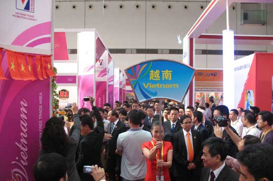 Ban tổ chức CAEXPO sẽ cố gắng hết sức để cung cấp dịch vụ chu đáo tới các đối tượng tham dự.