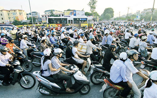 Kết quả bố trí lệch giờ làm việc, học tập 
tại Thủ đô vào giờ cao điểm buổi sáng, giao thông thành phố đã thông
 suốt.