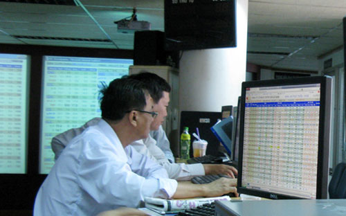 Trên thực tế, nhà đầu tư có thể không định nghĩa được chính xác giao 
dịch bất thường là gì, nhưng nếu bảo họ chỉ ra những giao dịch bất 
thường diễn ra trên thị trường hàng ngày thì quá dễ - Ảnh minh họa. 