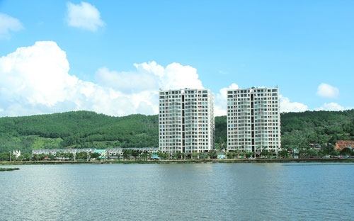 <div>Khi khách hàng thanh toán 30% giá trị căn hộ Green Bay Towers sẽ được nhận nhà ở ngay, 70% còn lại còn lại co thể trả theo từng tháng với lãi suất 0 %. </div>
