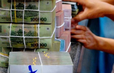 Bộ Tài chính dự toán, bội chi ngân sách cho cả năm 2012 đạt khoảng 140,2 nghìn tỷ đồng, tăng 25% so với năm 2011, chiếm 4,8% GDP.