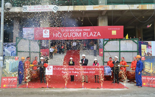 Dự án được chính thức khởi công vào tháng 10/2009 trên khu đất rộng gần 11.000m2.